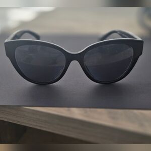 CHANEL Black Cat-Eye Sunglasses